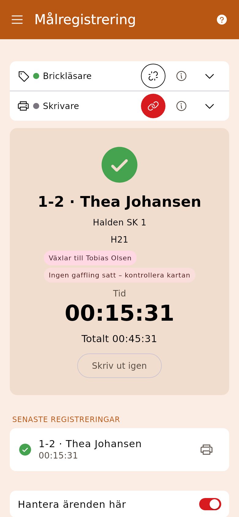 En stafettlöpare i mål